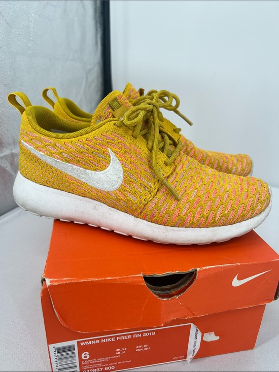 Nike Shoes - Nike Roshe One Flyknit sneaker